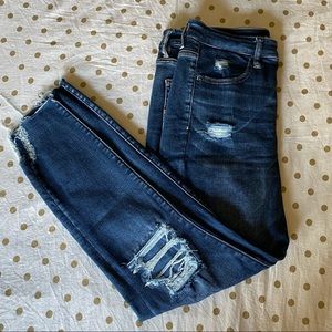🌟 distressed AE high waisted jeggings 🌟